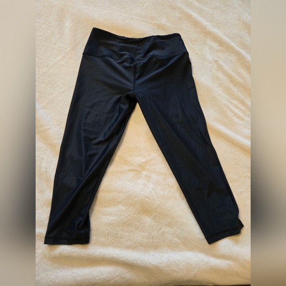 Peach reversible legging floral and black NWT - Picture 3 of 4